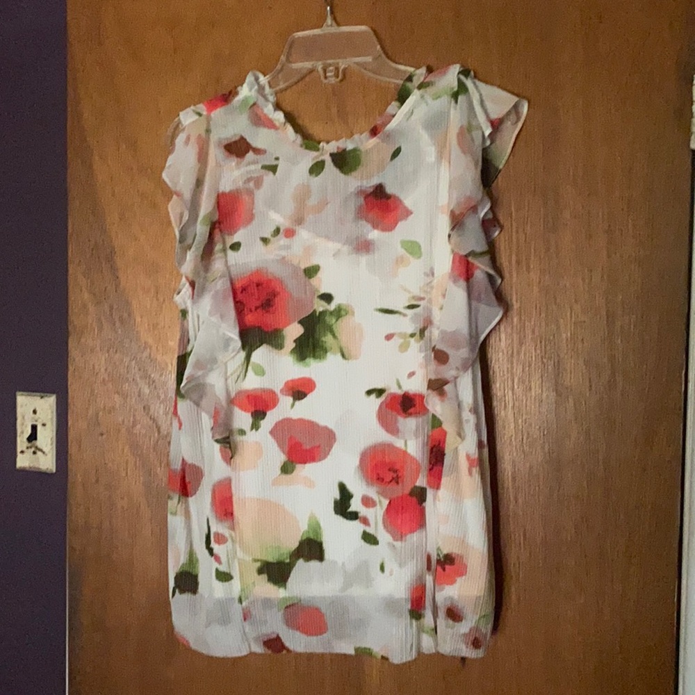 Flutter sleeve blouse • NWT